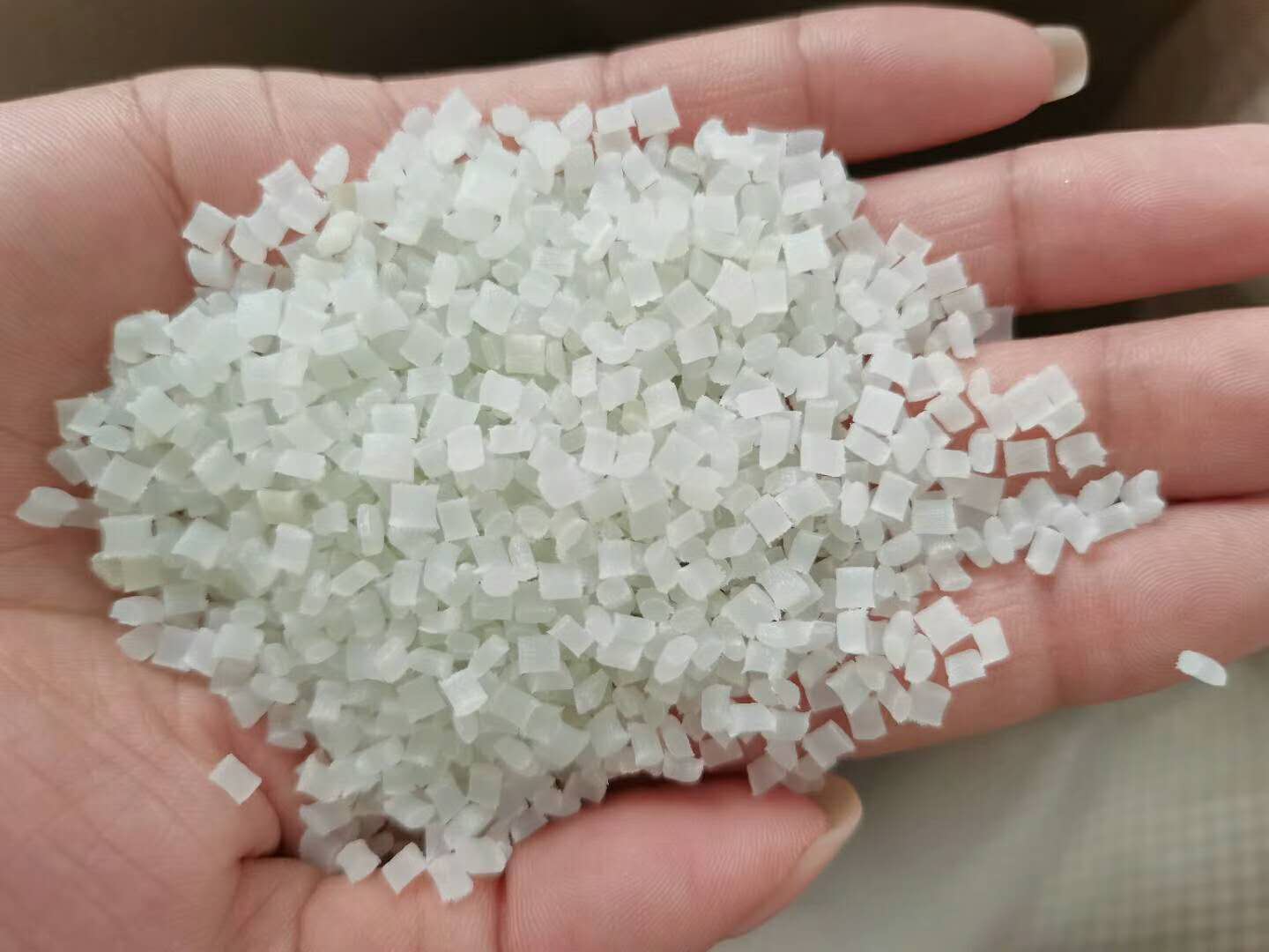 來說說尼龍輪與尼龍砂帶的區(qū)別